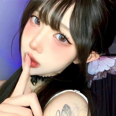 看见弹幕后，死对头被我钓成翘嘴